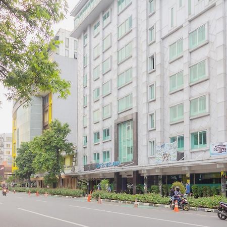 Collection O 7 Hotel Melawai Джакарта Экстерьер фото